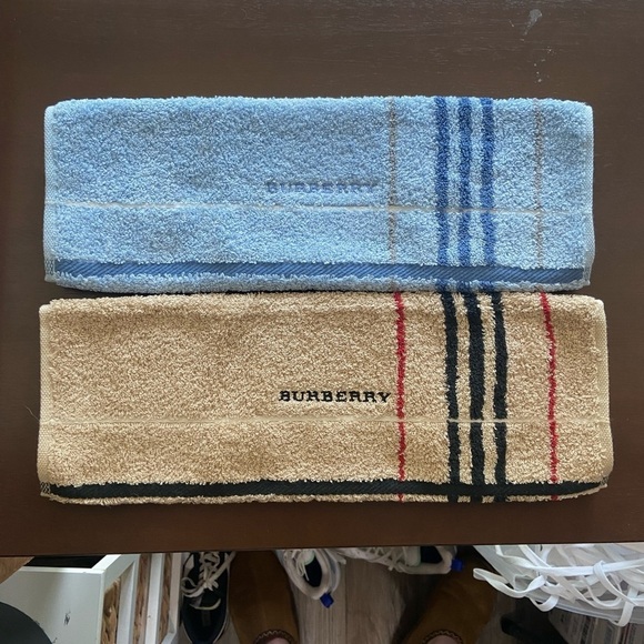 Burberry London set of 2 novacheck hand face towels NWOT - Picture 13 of 13